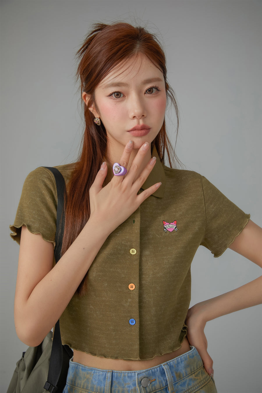 CHUU Rainbow Button Cropped Shirt