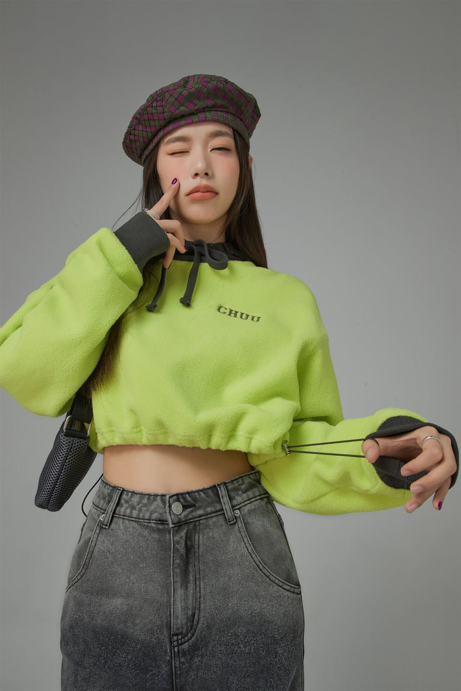 CHUU Fleece Color Matching Cropped Sweatshirt