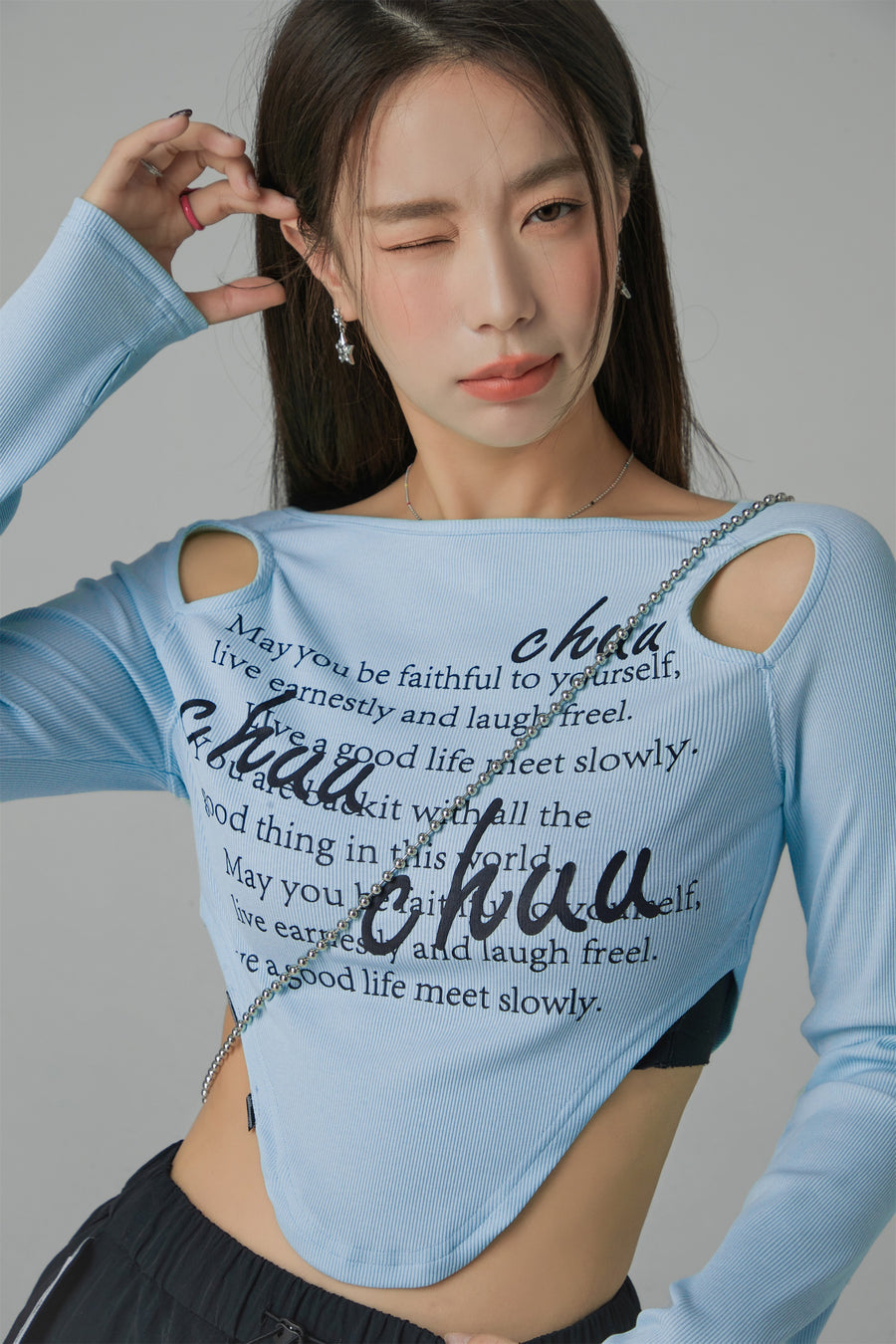 CHUU Shoulder Cut Outs Cropped T-Shirt