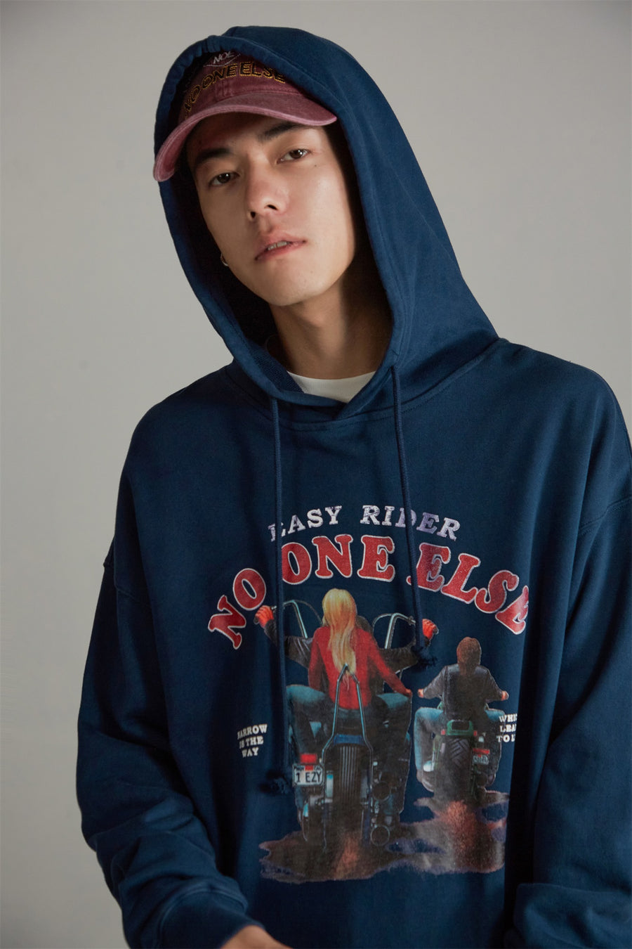 CHUU Noe Loose Easy Rider Print Hoodie