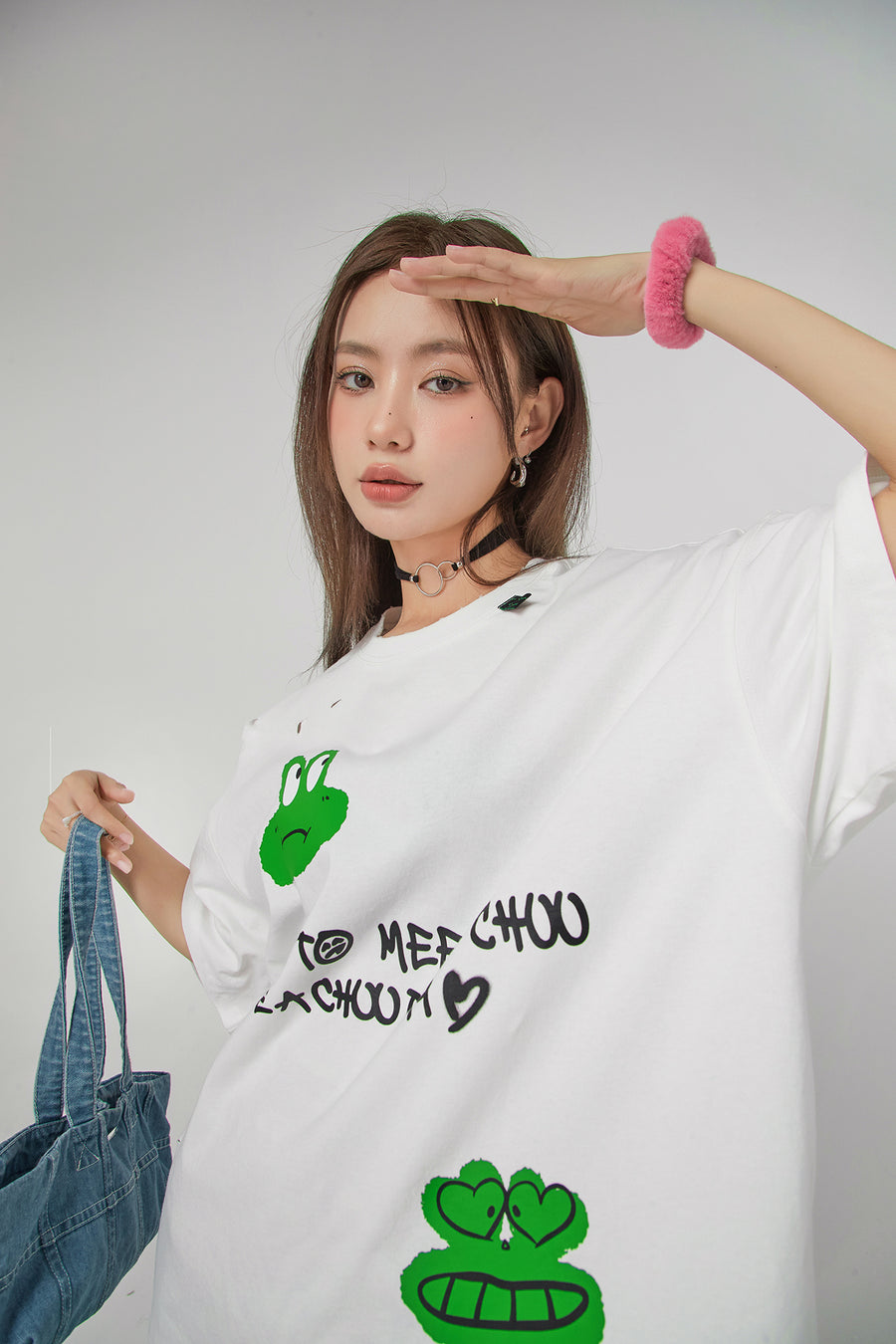 CHUU Frog With Moods Damage T-Shirt