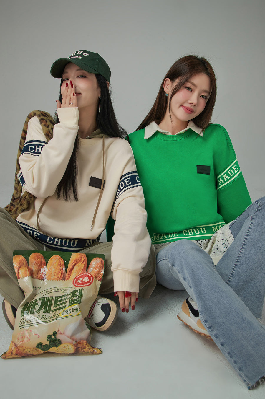 CHUU Solid Color Round Neck Sweatshirt