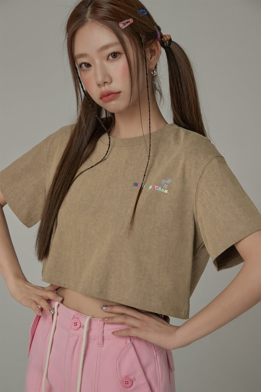 CHUU Colored By Chuu Printed Logo Cropped T-Shirt