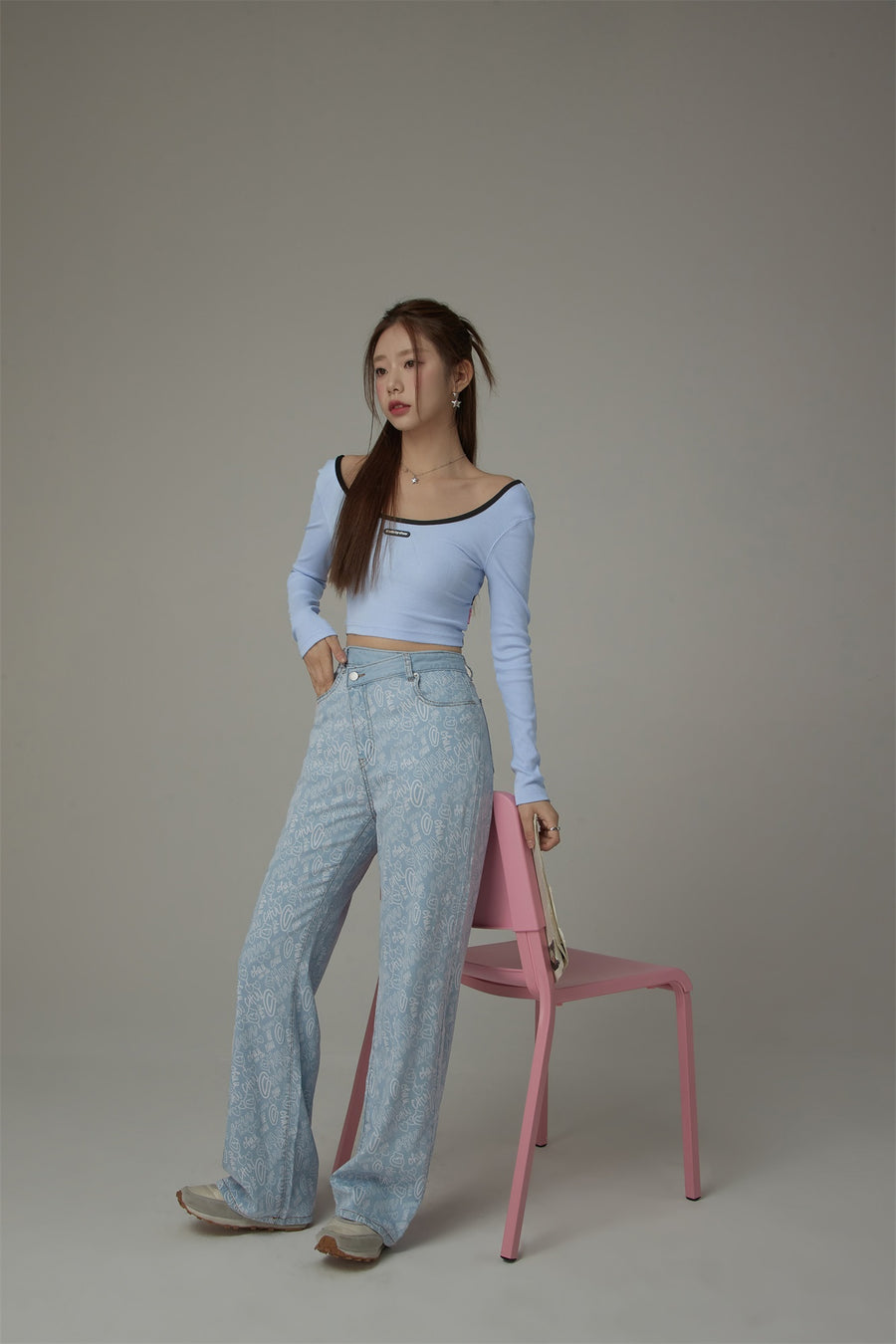 CHUU Printed Wide Denim Jeans