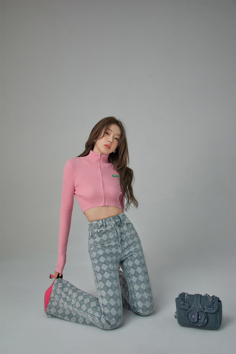 CHUU Chuu Girl Slim Crop Cardigan