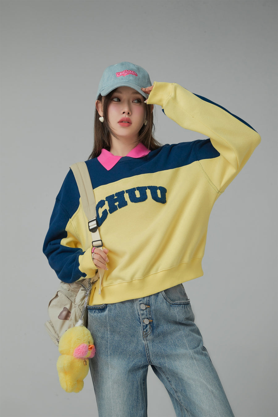 CHUU The Apple Of My Eye Loose-Fit Sweatshirt