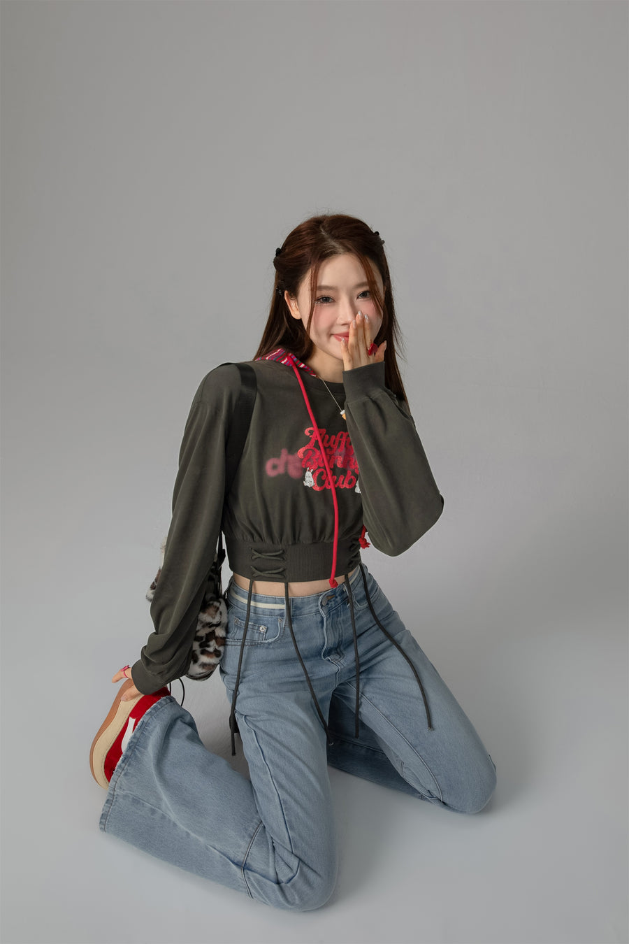 CHUU Red Bunny Cropped Sweater