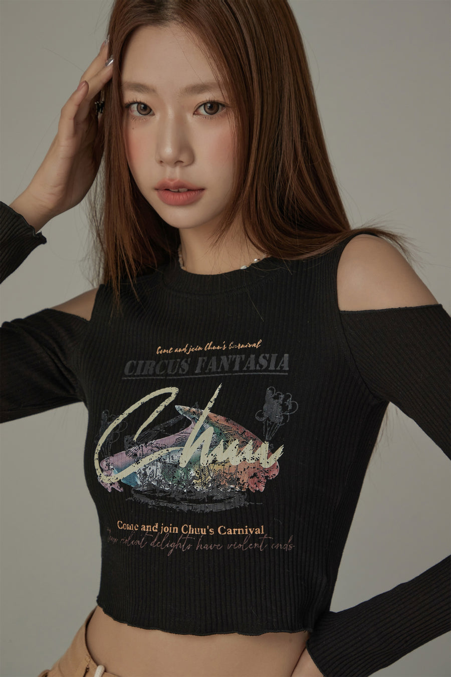 CHUU Chuu Circus Off-The-Shoulder Ribbed T-Shirt