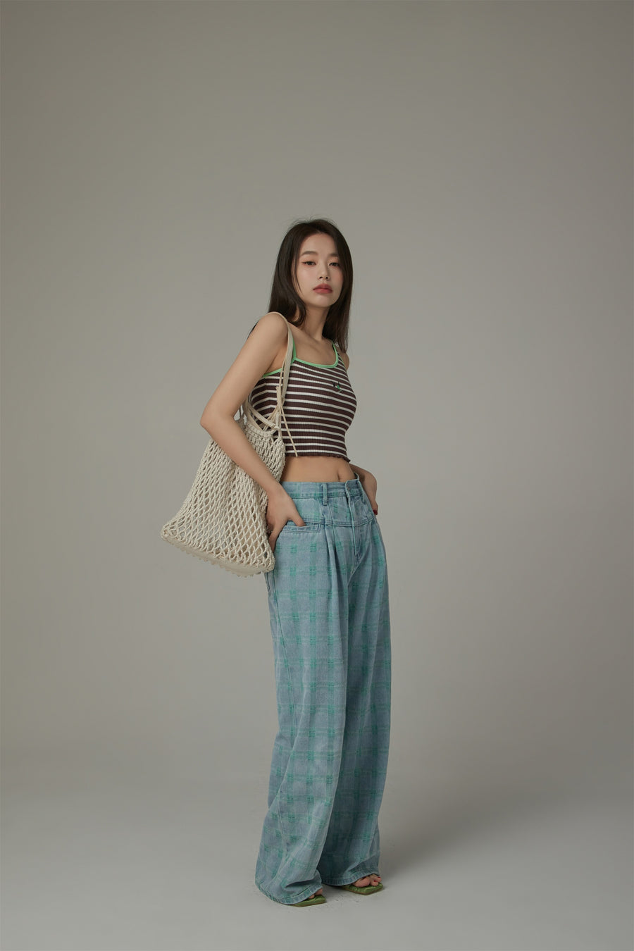 CHUU Unbalanced Striped Sleeveless Crop Top