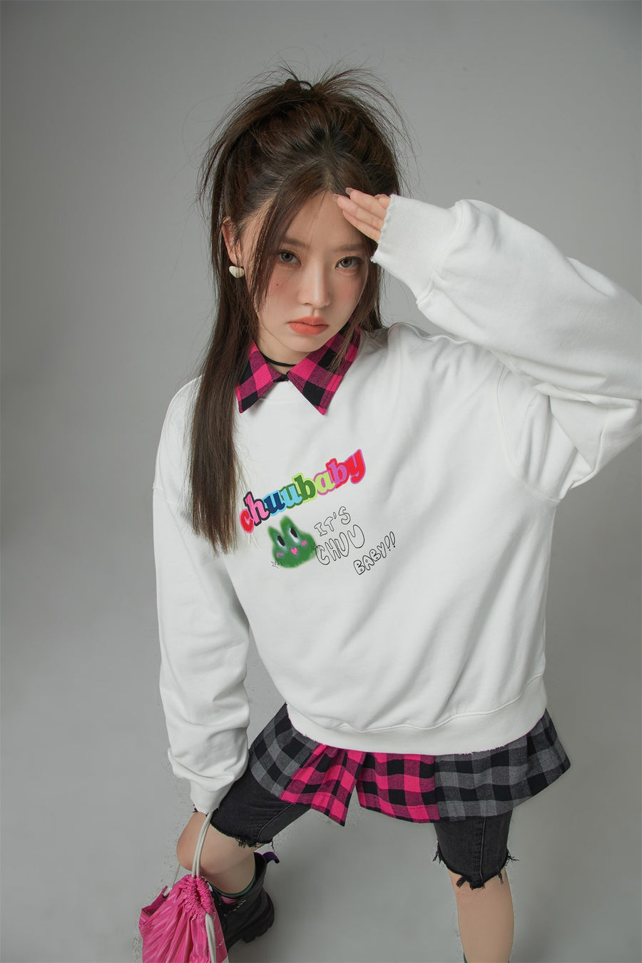 CHUU We Are In The Present Frog Logo Loose Fit Sweatshirt