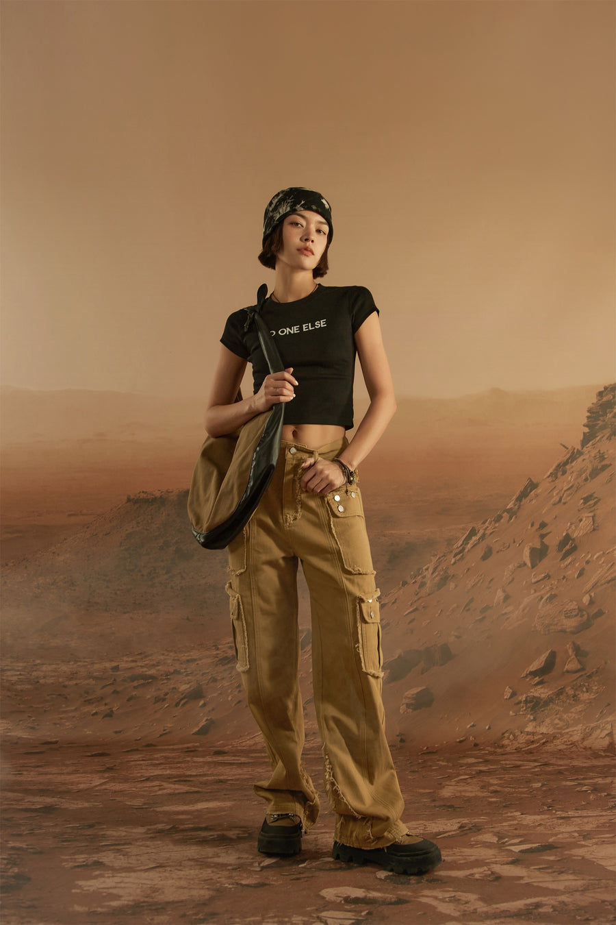 CHUU Raw Edge Wide Cargo Pants