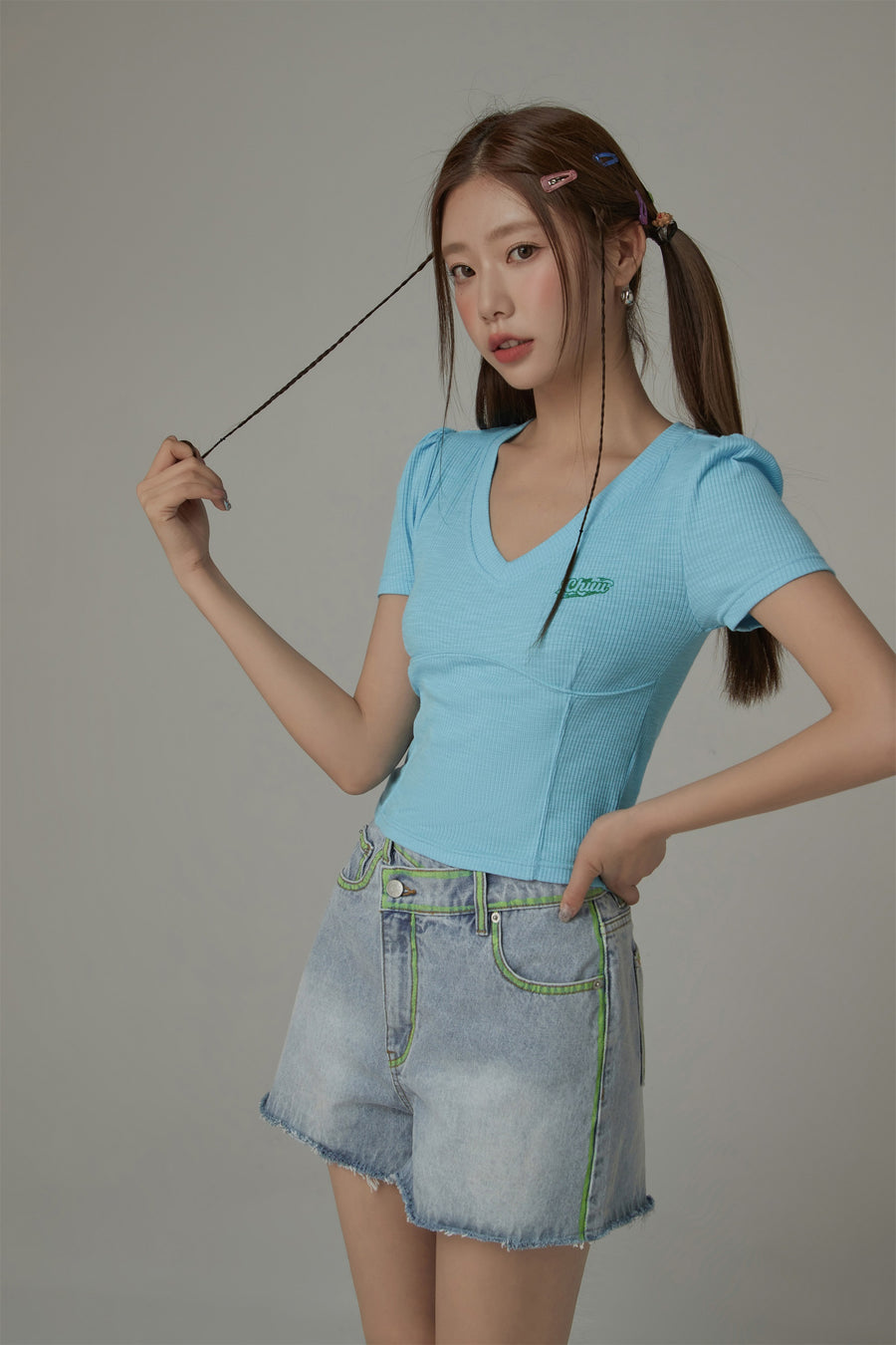 CHUU V-Neck Puff Sleeve T-Shirt