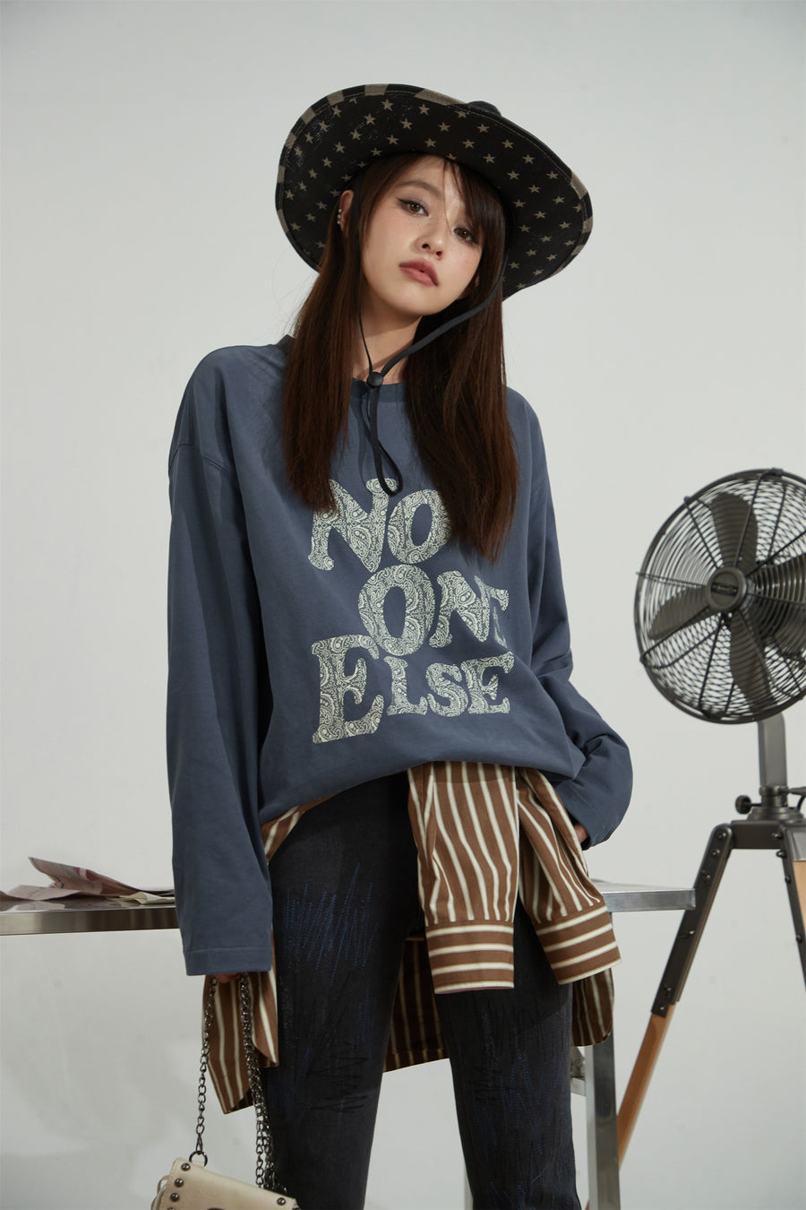 CHUU No One Else Printed Sweatshirt