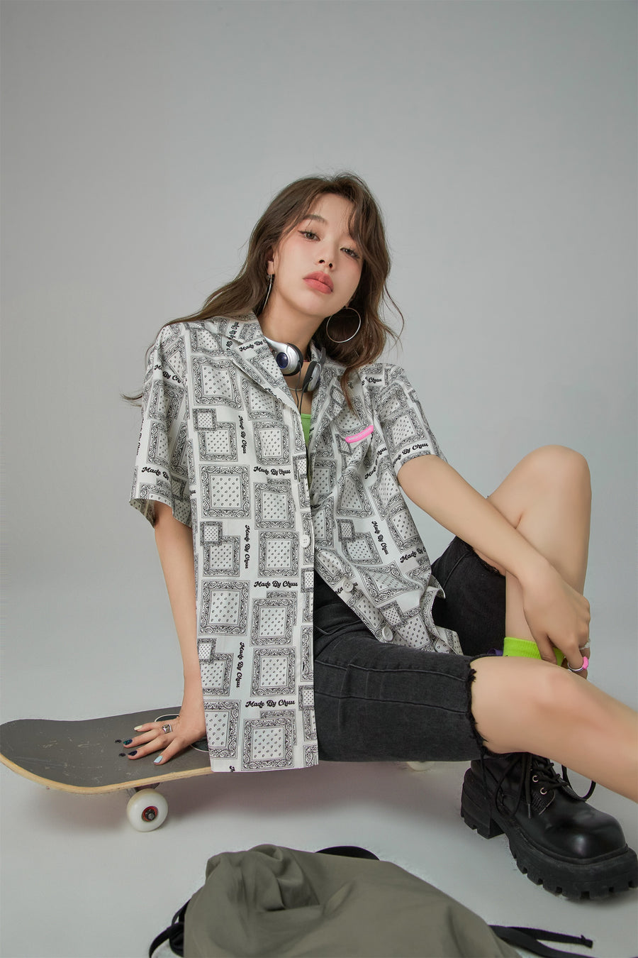 CHUU Paisley Square Prints Short-Sleeved Shirt