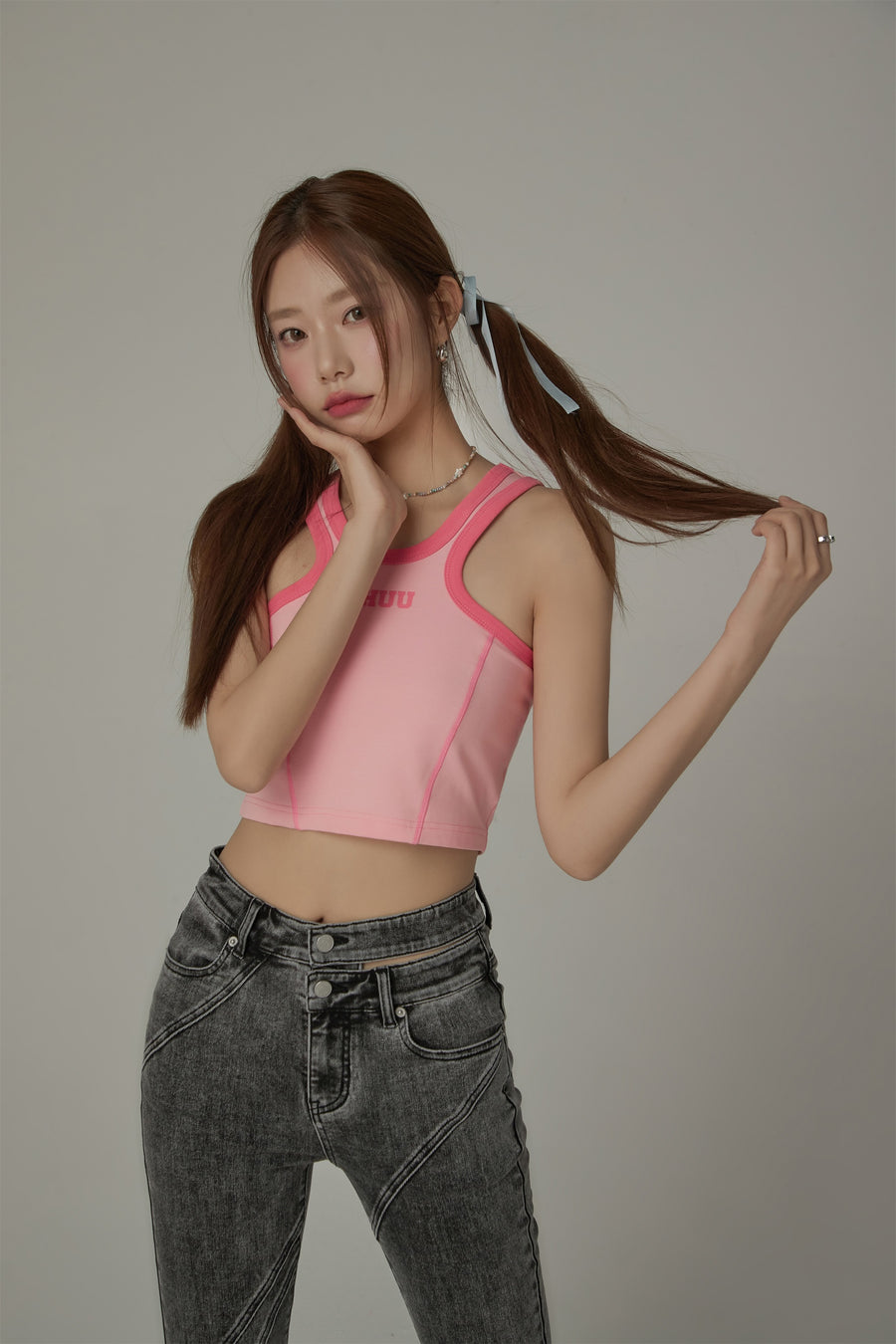 CHUU Back Split Cropped Sleeveless Top