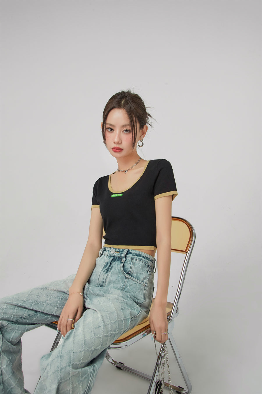 CHUU Color Block Short-Sleeved Crop Top