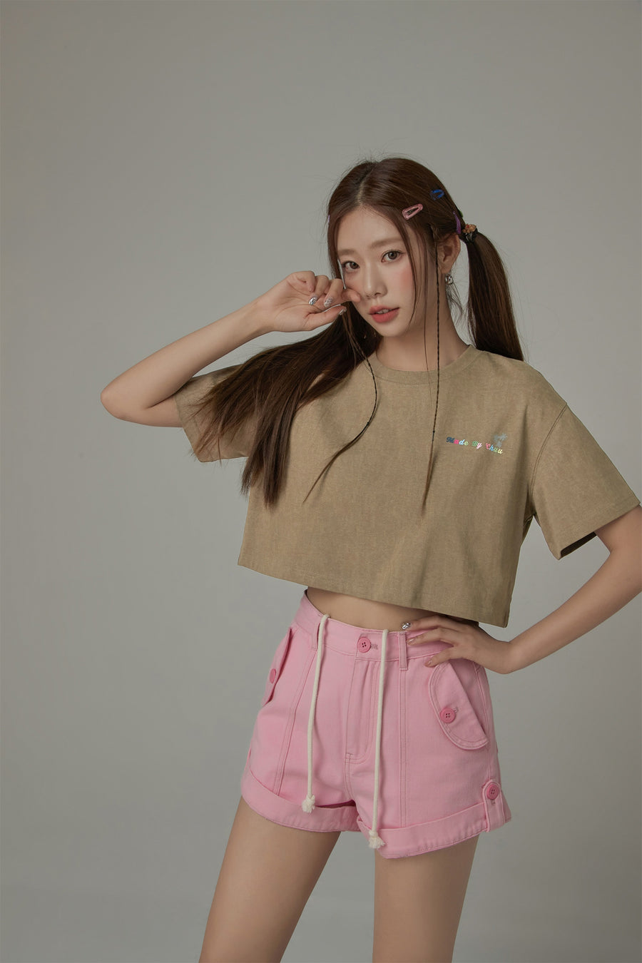 CHUU Colored By Chuu Printed Logo Cropped T-Shirt