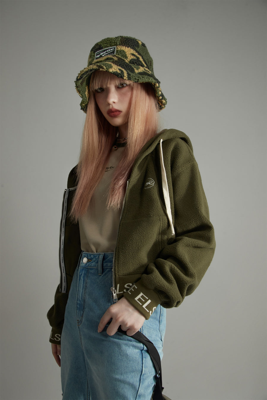 CHUU Camouflage Fleece Bucket Hat