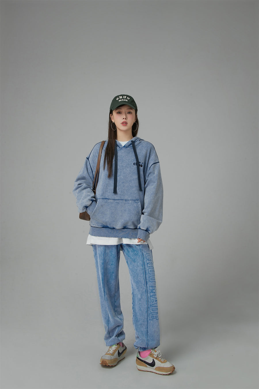 CHUU The Sun Is High Washed Wide Jogger Pants