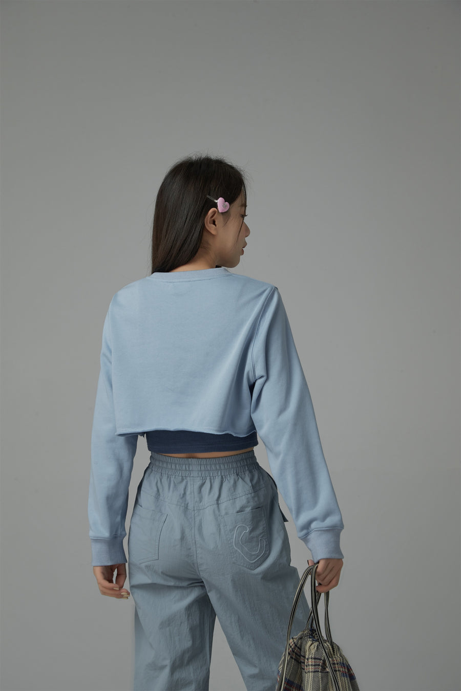 CHUU Unbalanced Loose Fit Crop Sweatshirt