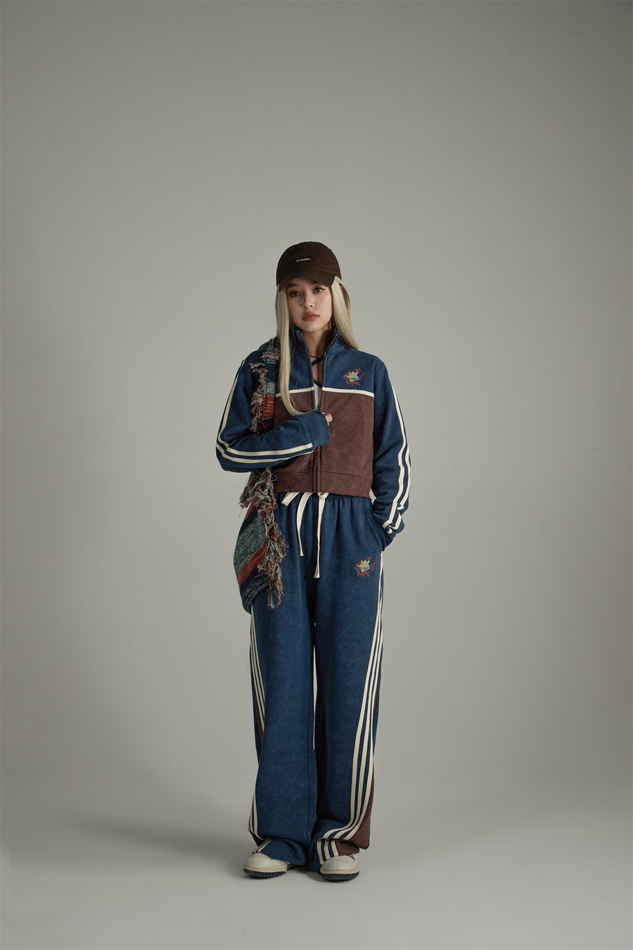 CHUU High Neck Crop Zip-Up