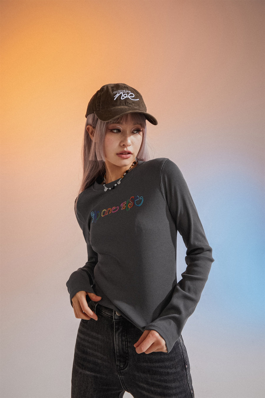 CHUU Color Embroidered Cropped T-Shirt