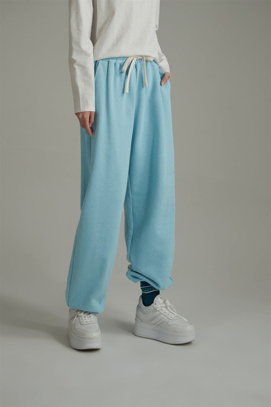 CHUU Casual Loose Fit Jogger Pants