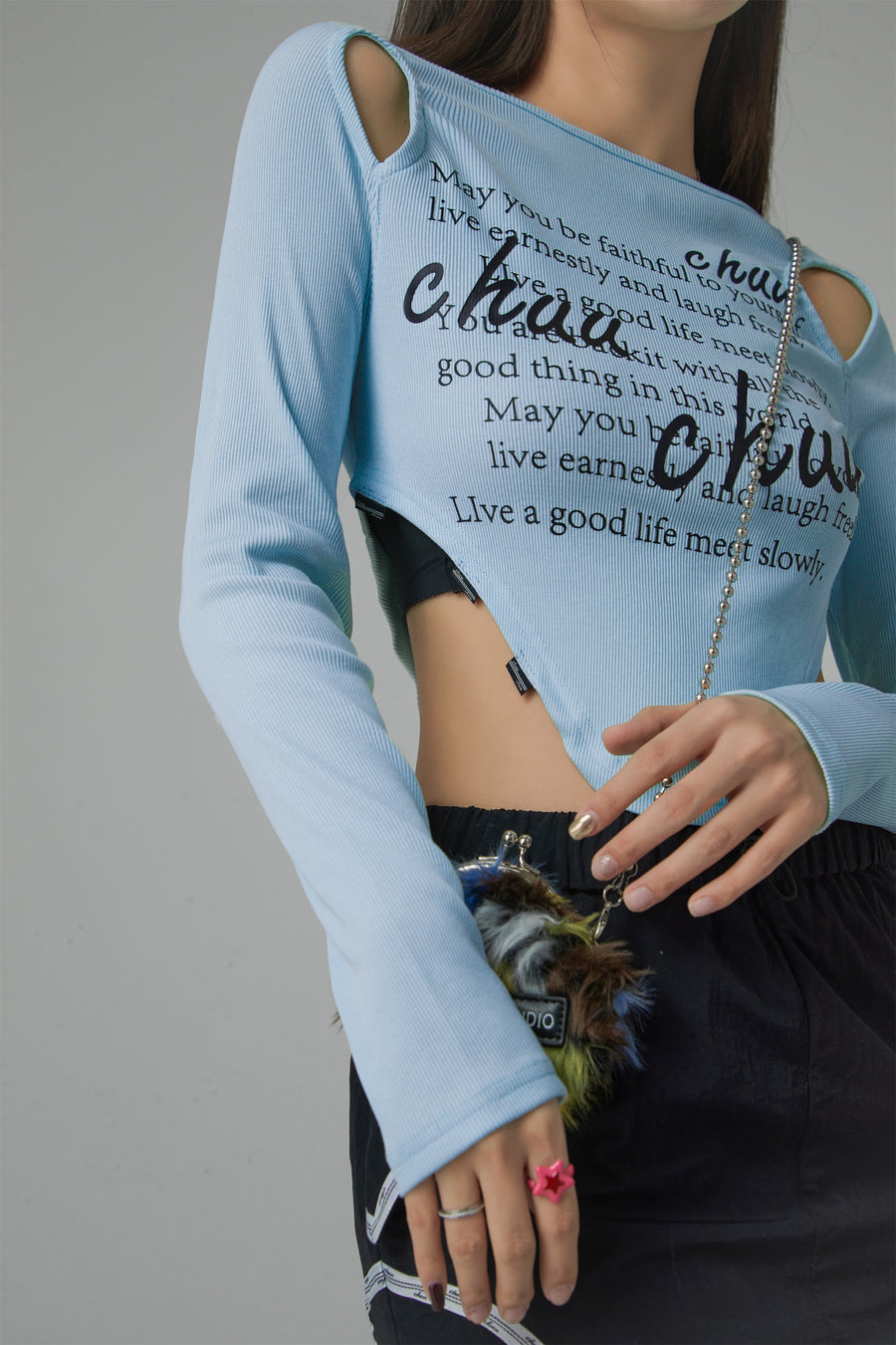 CHUU Shoulder Cut Outs Cropped T-Shirt