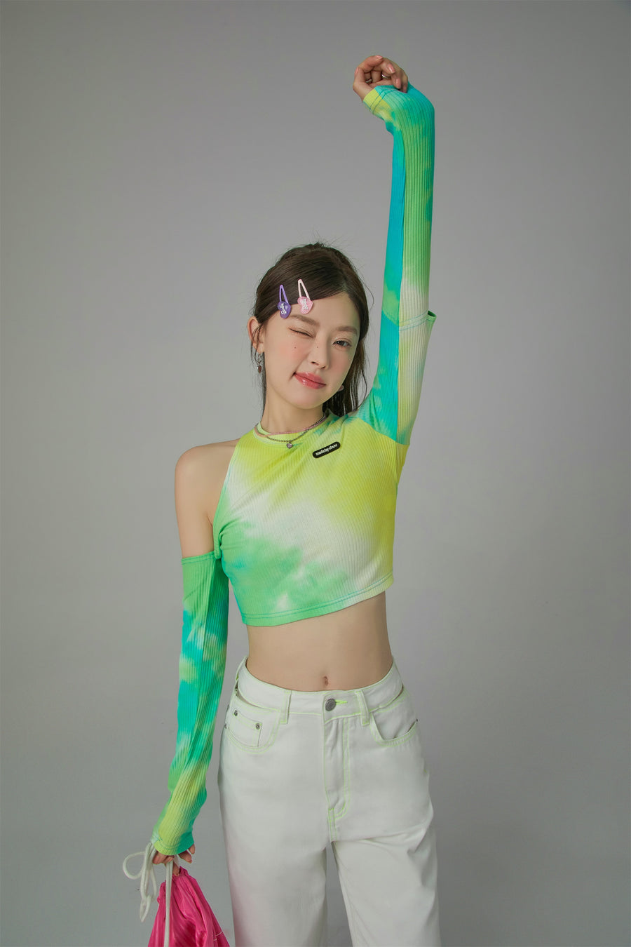 CHUU Tie-Dye Cutout Shoulder Crop Top