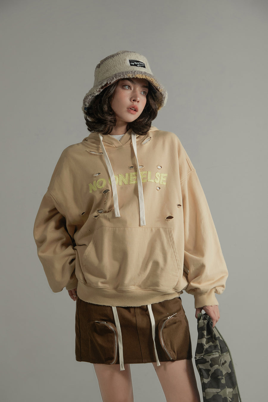 CHUU Punching Loose-Fit Hoodie