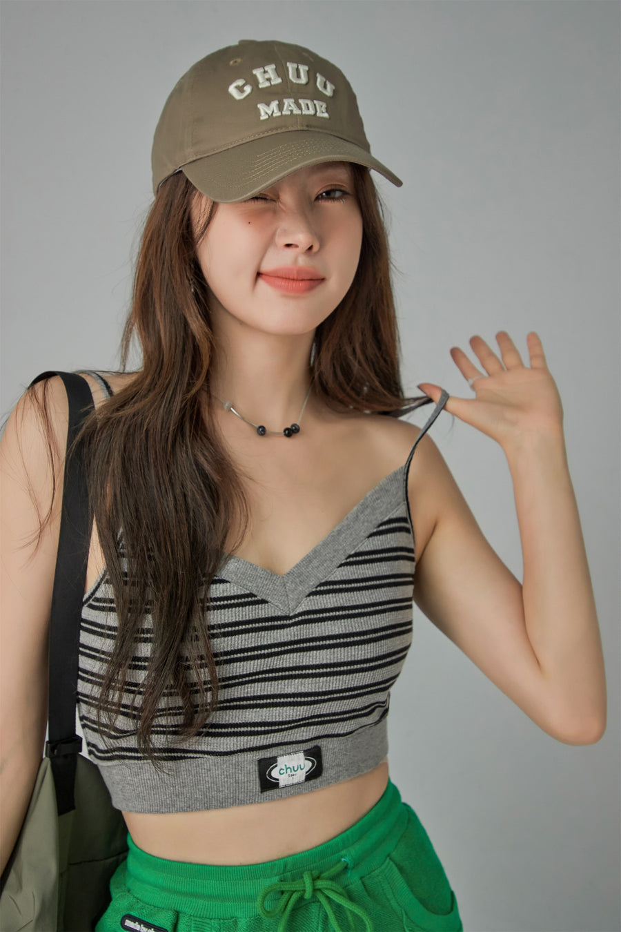 CHUU V Neck Stripe Knit Crop T-Shirt