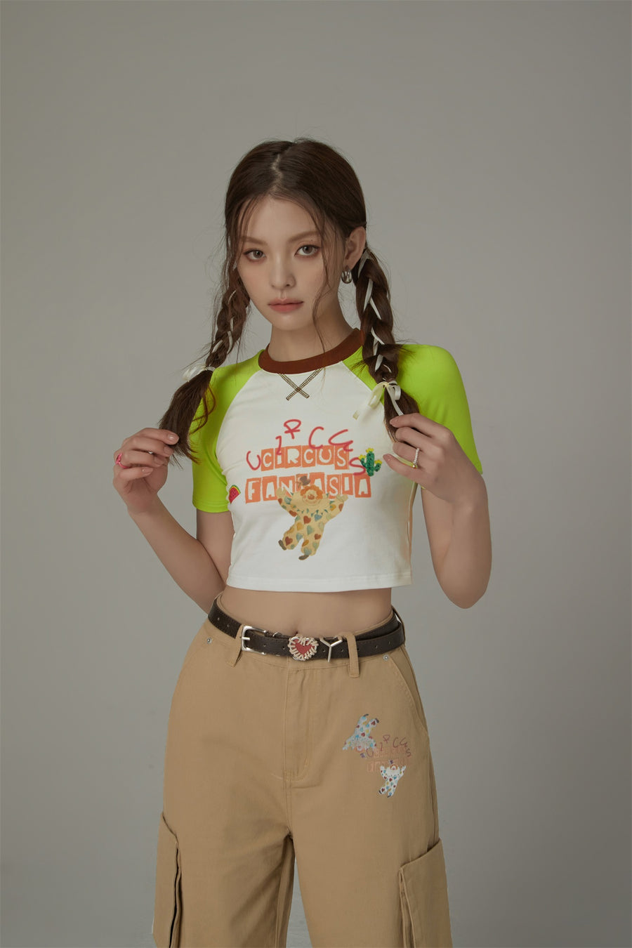 CHUU Chuu Circus Contrast Raglan Cropped T-Shirt