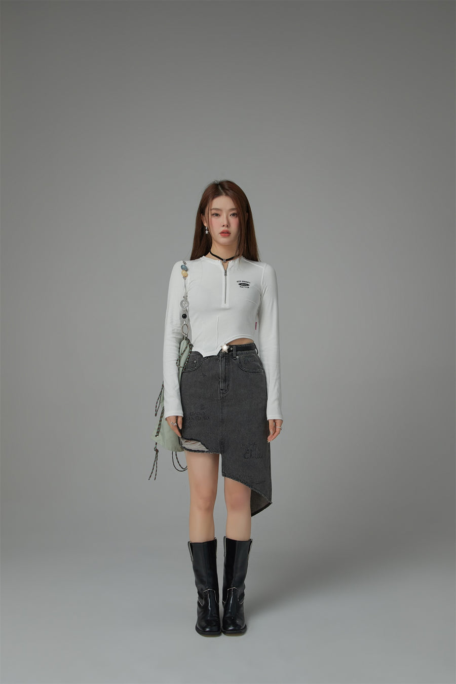 CHUU Half Zip Unbalanced T-Shirt