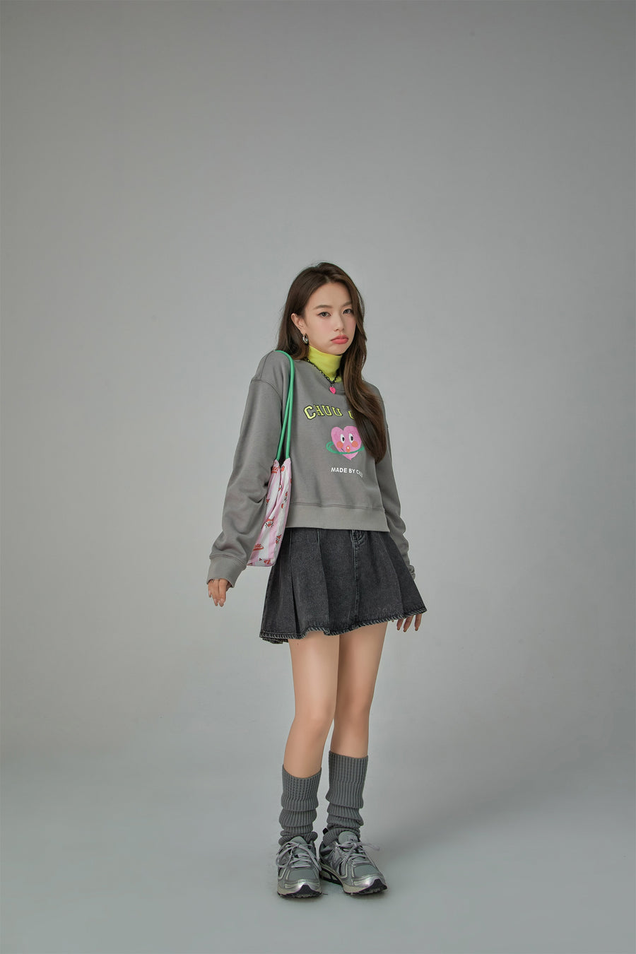 CHUU Chuu Girl Lovely Heart Sweatshirt