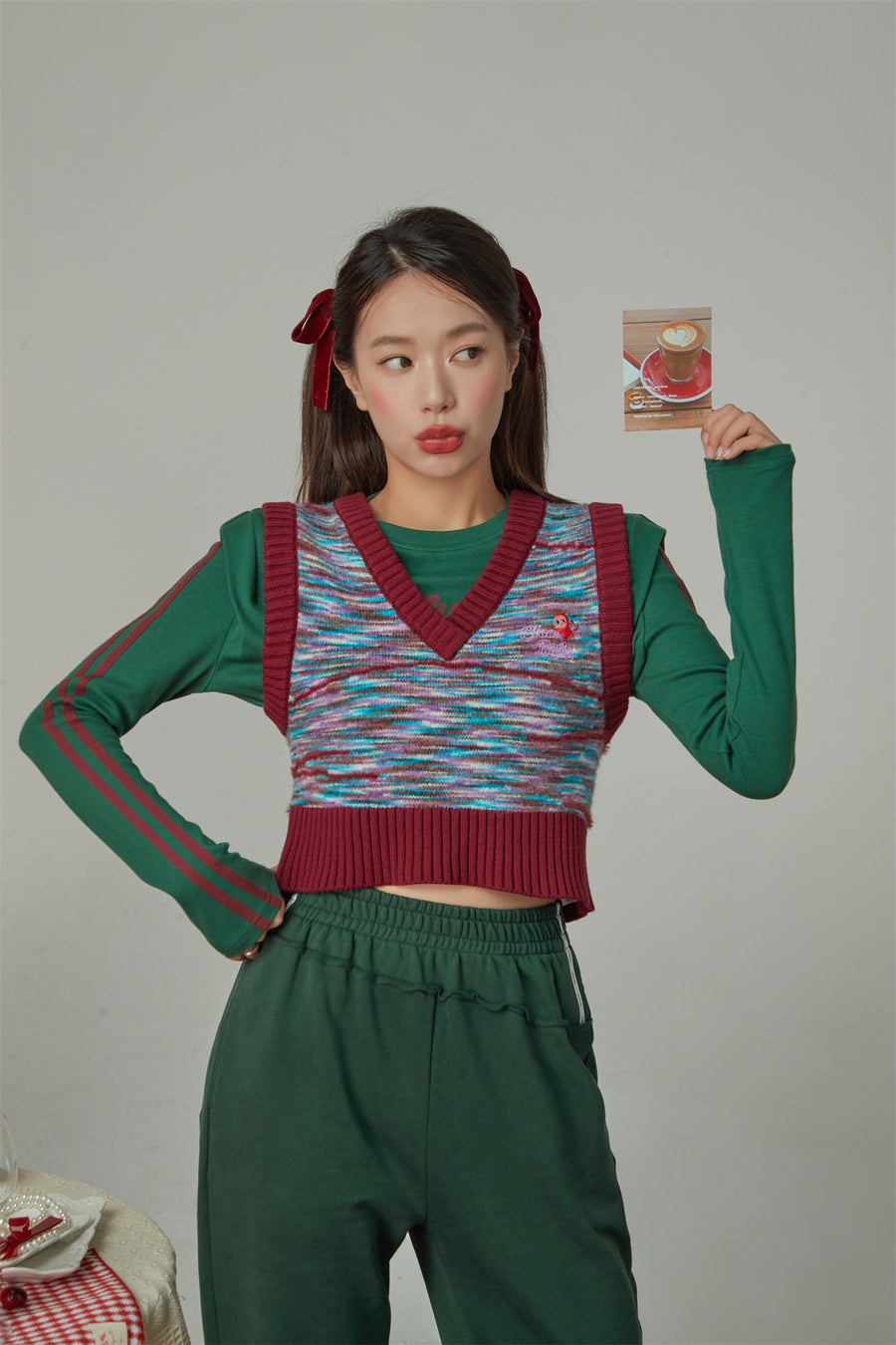 CHUU When I Am With You Embroidered V-Neck Sleeveless Knit Vest