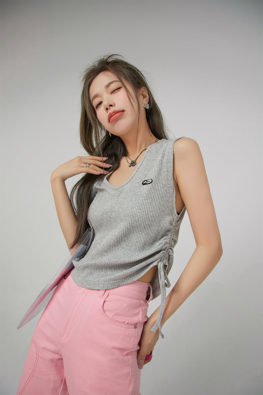 CHUU V-Neck Side Shirring Sleeveless Top