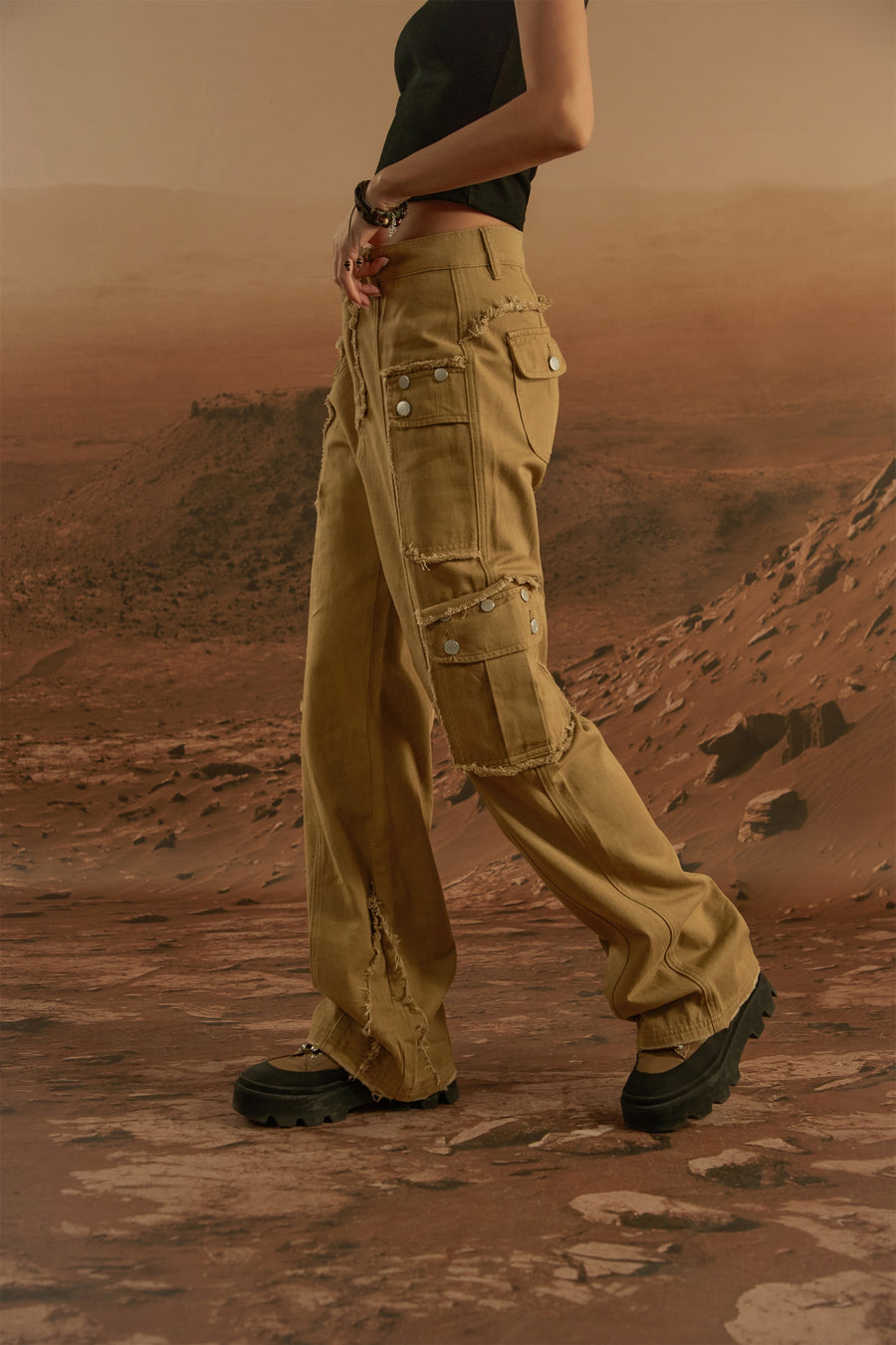 CHUU Raw Edge Wide Cargo Pants