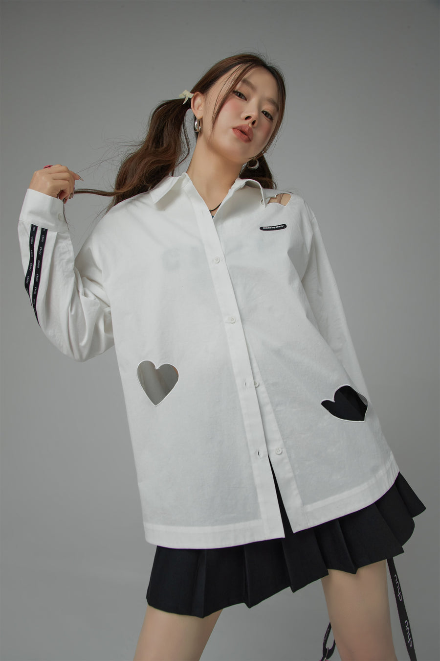 CHUU Heart Cutout Shirt