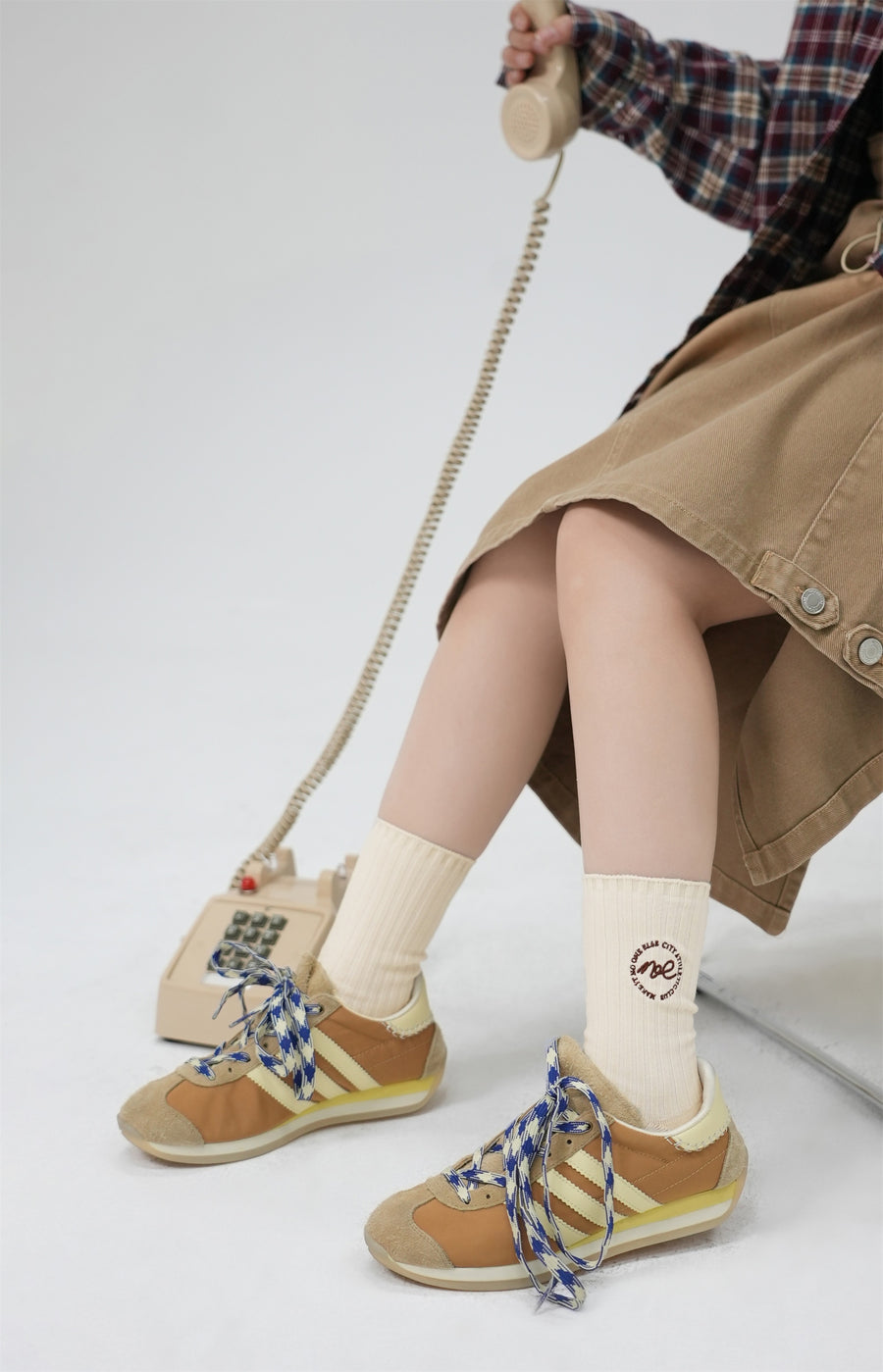 CHUU Noe Circle Logo Socks