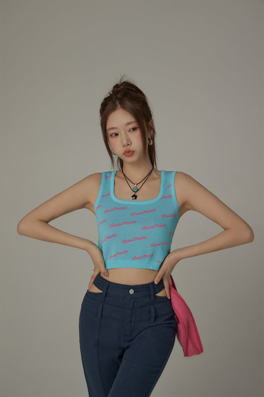 CHUU Lettering Square Neck Knitted Crop Top