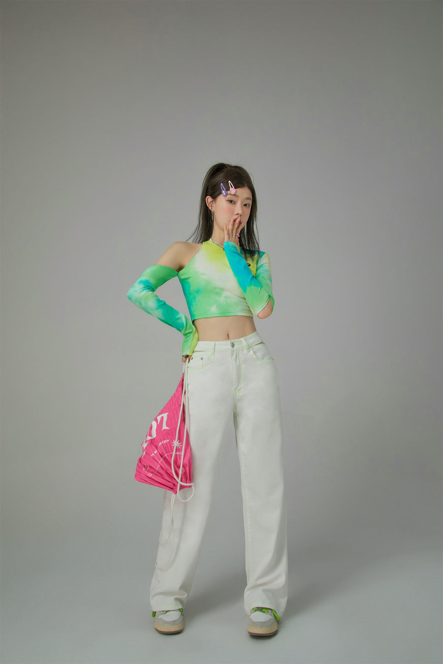 CHUU Tie-Dye Cutout Shoulder Crop Top