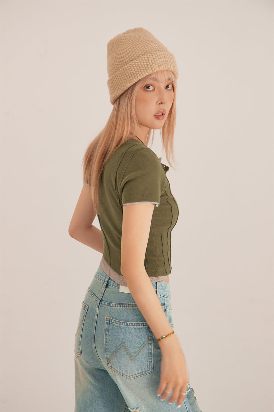 CHUU Unbalanced Button Crop Top