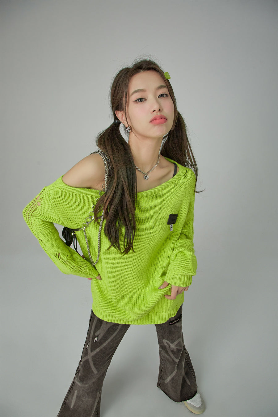 CHUU Let It Fall Off Shoulder Loose Knit Sweater