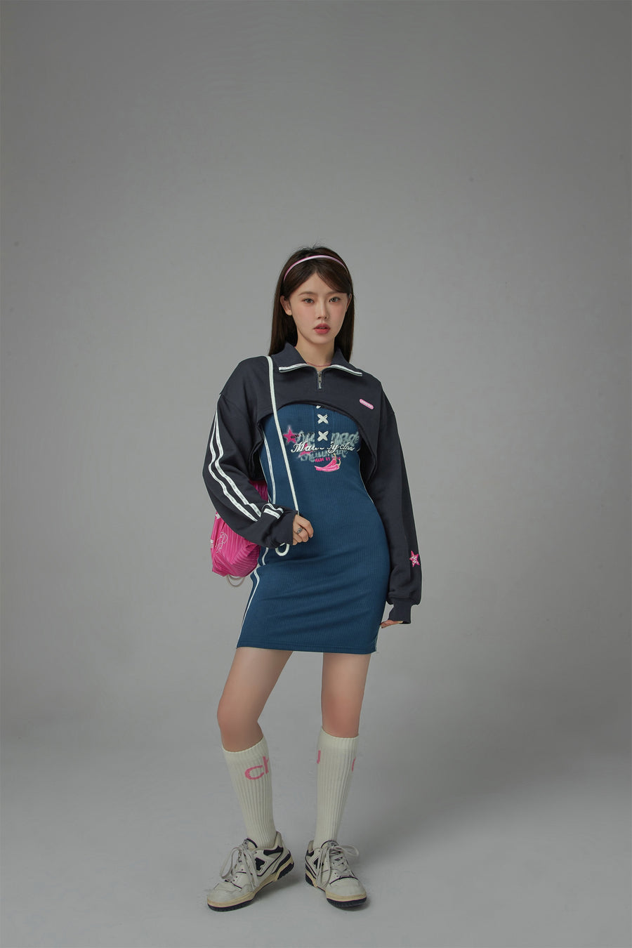 CHUU Playing It Cool Maxi Crop Half Zip-Up Sweatshirt