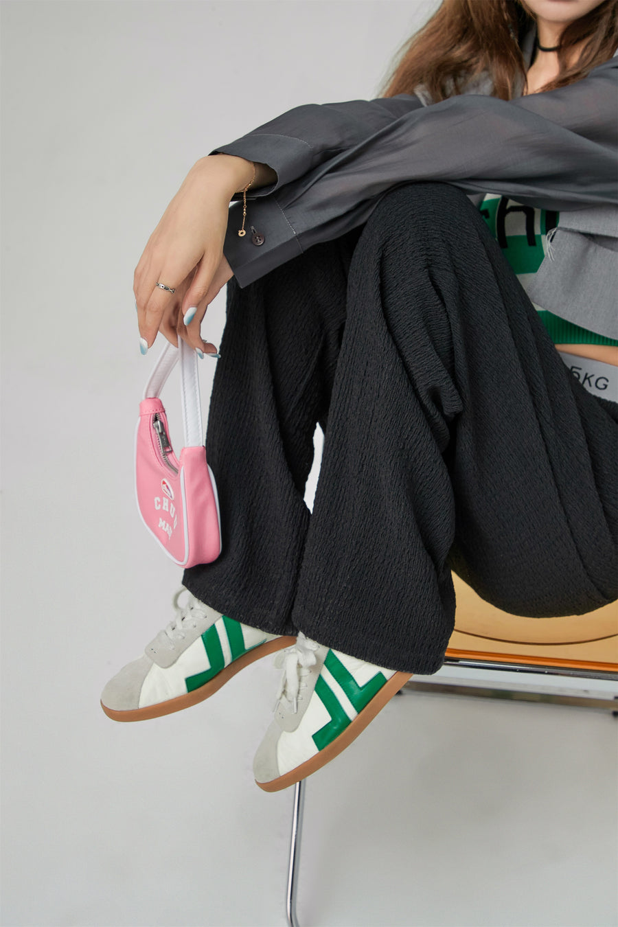 CHUU Magazine Print Jogger Pants