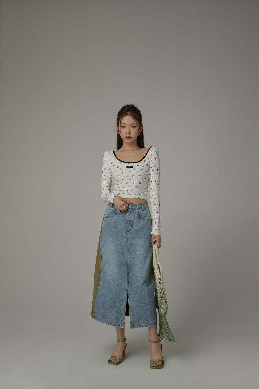 CHUU U-Neck Cropped T-Shirt