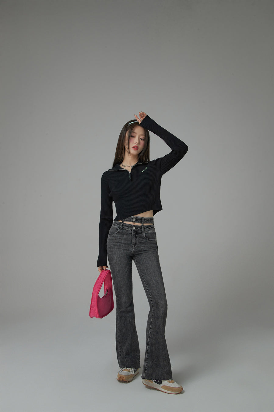 CHUU Memories Slit Half Zip-Up Cropped Knit Top