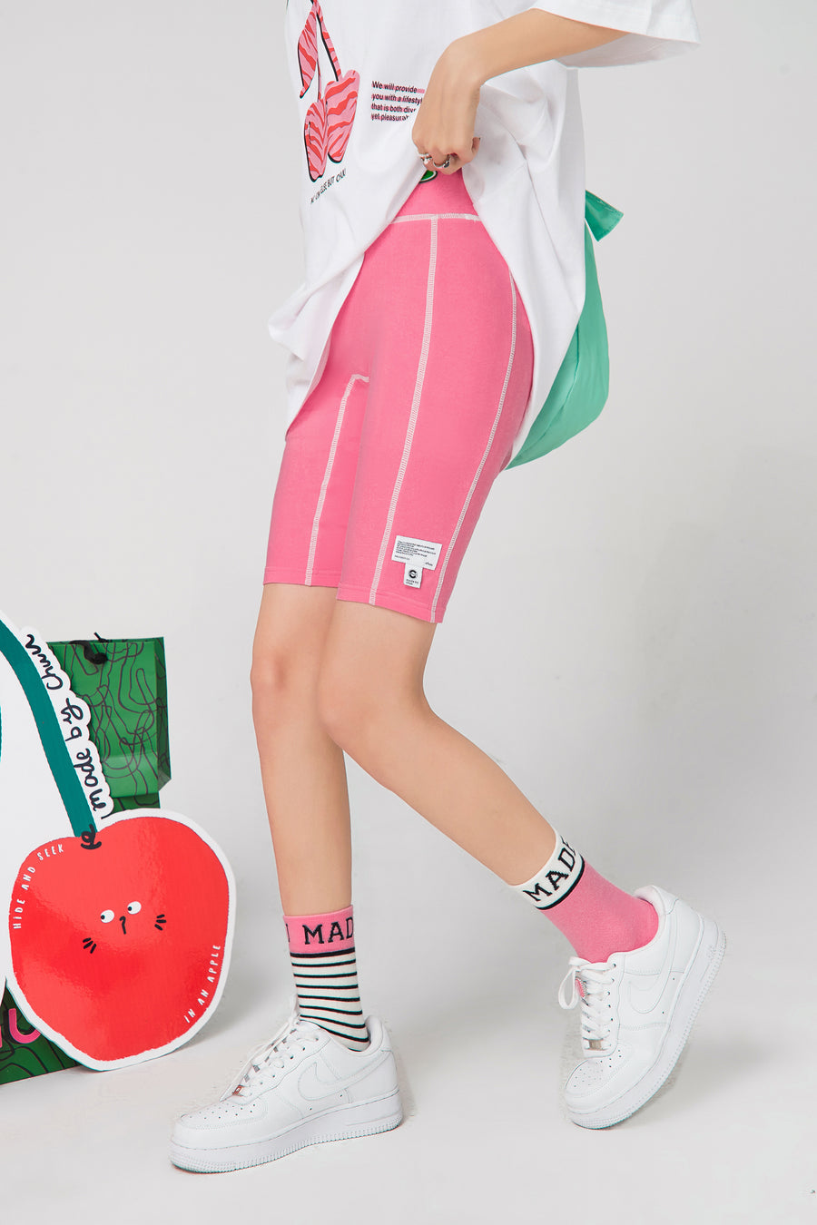 CHUU Color Matching Line Bermuda Shorts