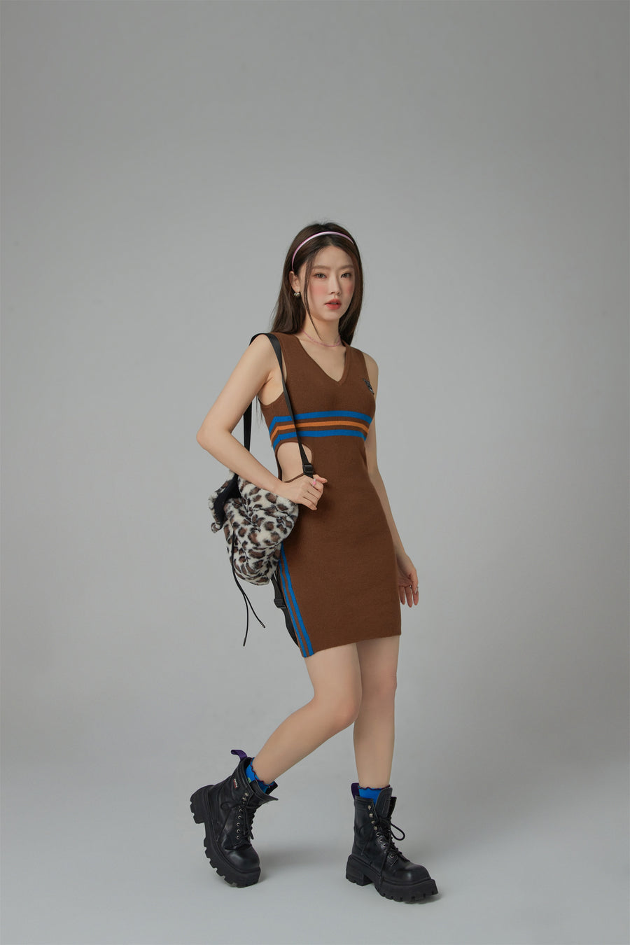 CHUU Unlock Stripes Waist Cutout V-Neck Dress