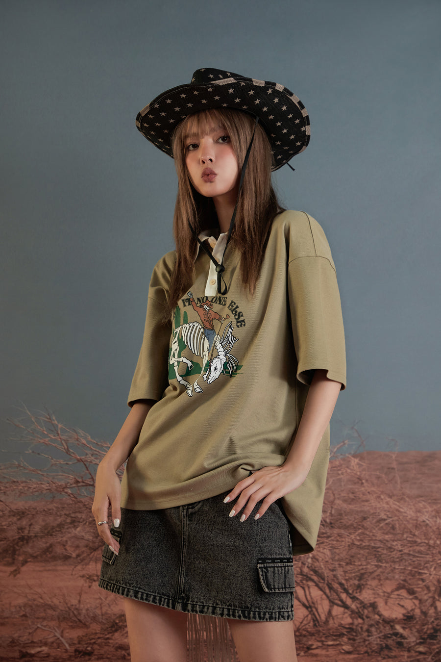 CHUU Skeleton Cowboy Polo T-Shirt